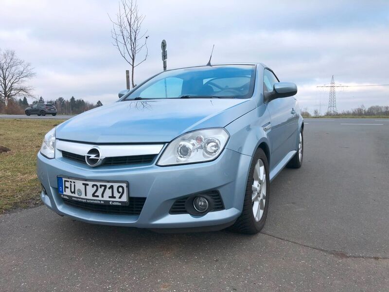 Blau Gebraucht 2005 Opel Tigra Kombi | 3.990 € (Fairer Preis) - Bild 1/4