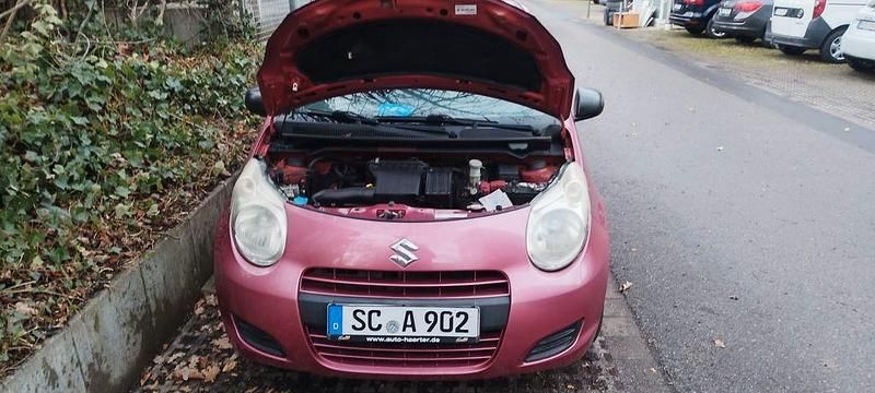 Gebraucht Suzuki Alto 68 PS (50 kW) 2011 Rot Kleinwagen