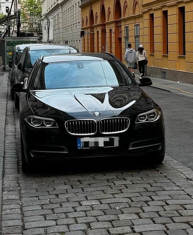 Schwarz Gebraucht 2015 BMW 530 Kombi | 15.999 € (Superpreis) - Bild 1/4