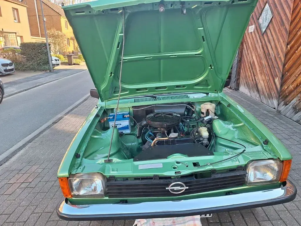Używany Opel Kadett 54 KM (39 kW) 1978 Zielony Coupe
