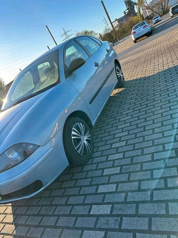 Gebraucht Seat Cordoba 75 PS (55 kW) 2006 Grau Limousine