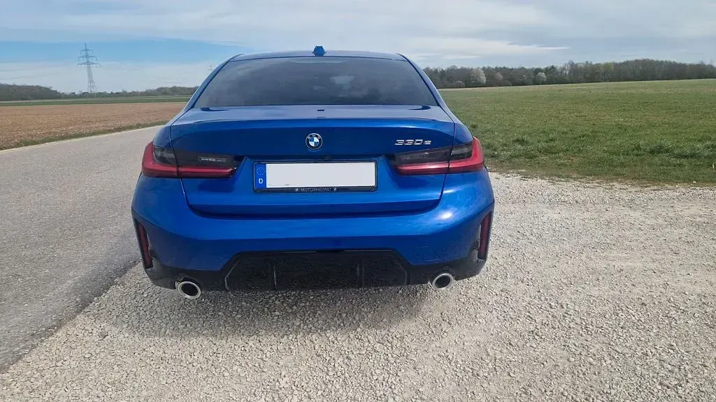 Gebraucht BMW 330e Performance 292 PS (214 kW) 2024 Blau Limousine