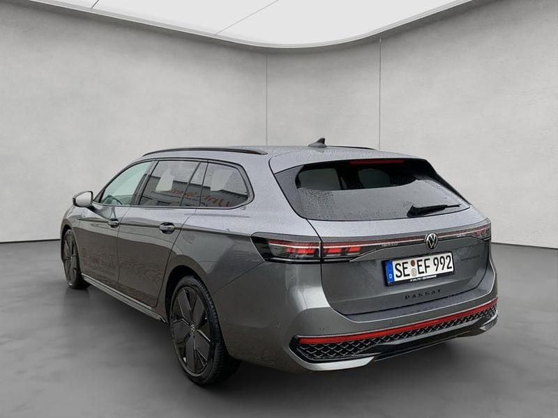 Gebraucht VW Passat Style 193 PS (141 kW) 2025 Diabasgrau metallic Kombi