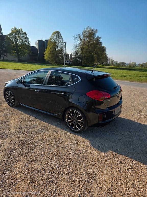 Second-hand Kia Ceed 204 CP (150 kW) 2014 Negru Hatchback