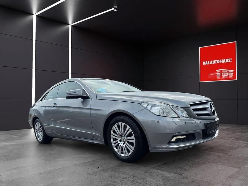 Gebraucht Mercedes E250 Avantgarde 204 PS (150 kW) 2011 Silber Coupé