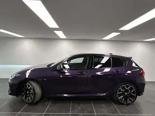Używany BMW 120 Performance 170 KM (125 kW) 2025 Purpurowy Hatchback