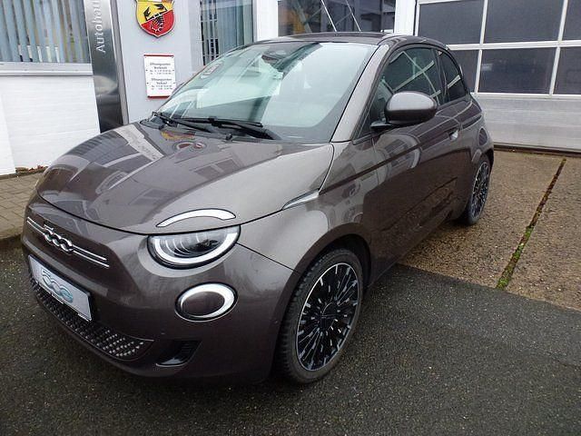 Grau Gebraucht 2021 Fiat 500e Icon Limousine | 15.950 € (Guter Preis) - Bild 1/4