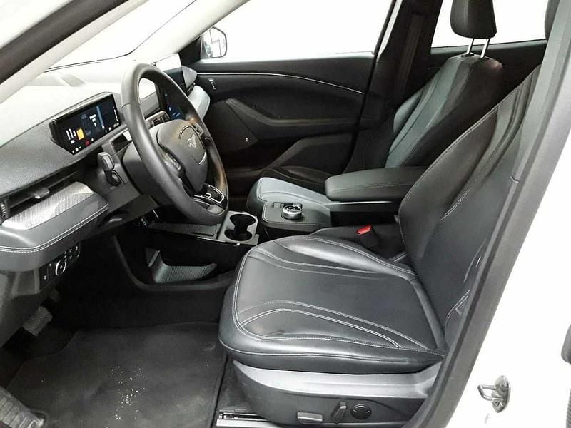 Gebraucht Ford Mustang Mach-E 216 kW (294 PS) 2022 Starwhite platinium metallic SUV