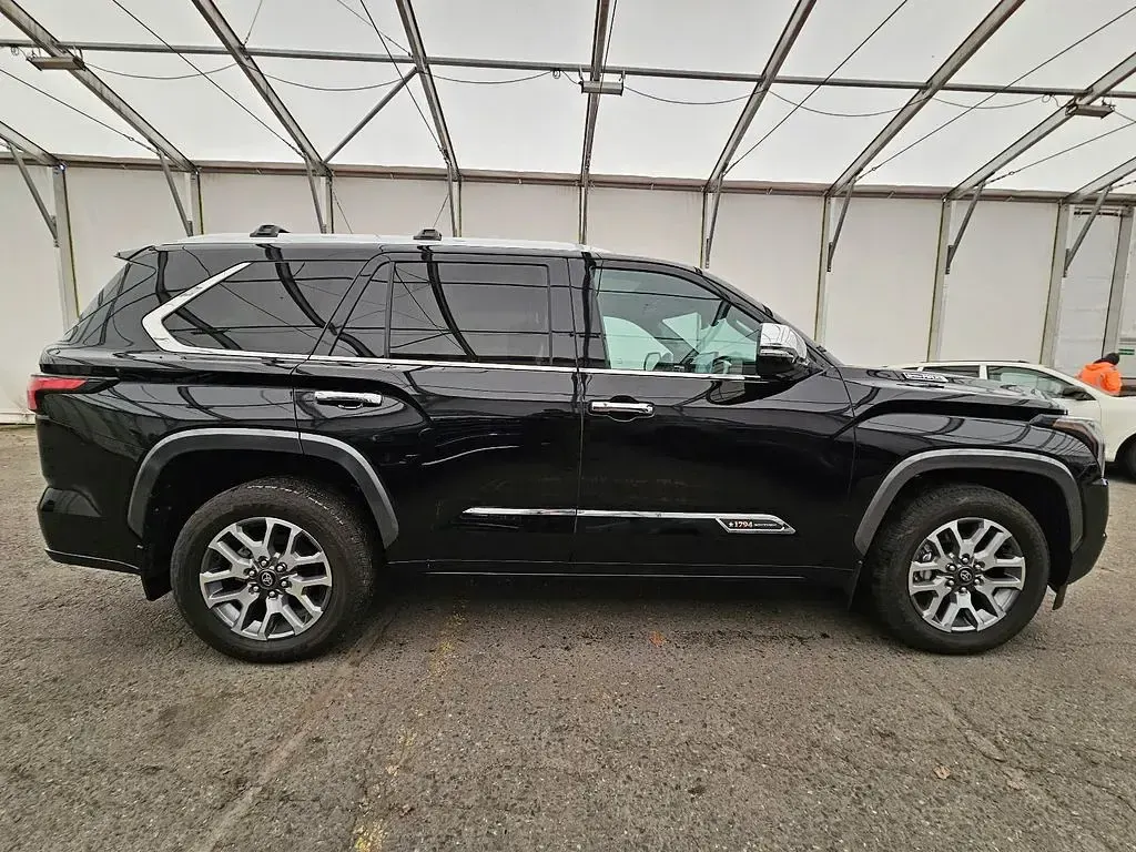 Neu Toyota Sequoia Edition 435 PS (319 kW) 2026 Schwarz SUV