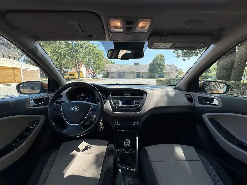 Gebraucht Hyundai i20 Style 101 PS (74 kW) 2014 Orange Kleinwagen