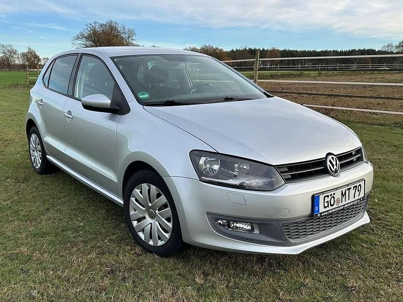 Silber Gebraucht 2010 VW Polo Team Limousine | 4.700 € (Guter Preis) - Bild 1/4