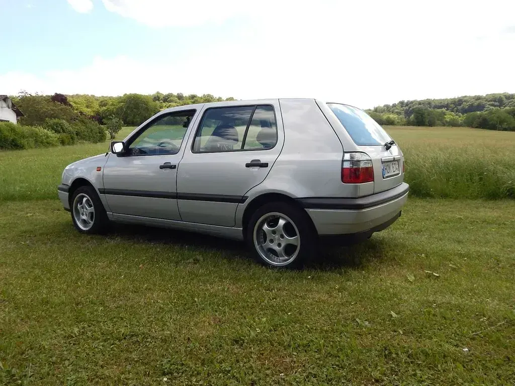 Gebraucht VW Golf III 90 PS (66 kW) 1993 Silber Limousine