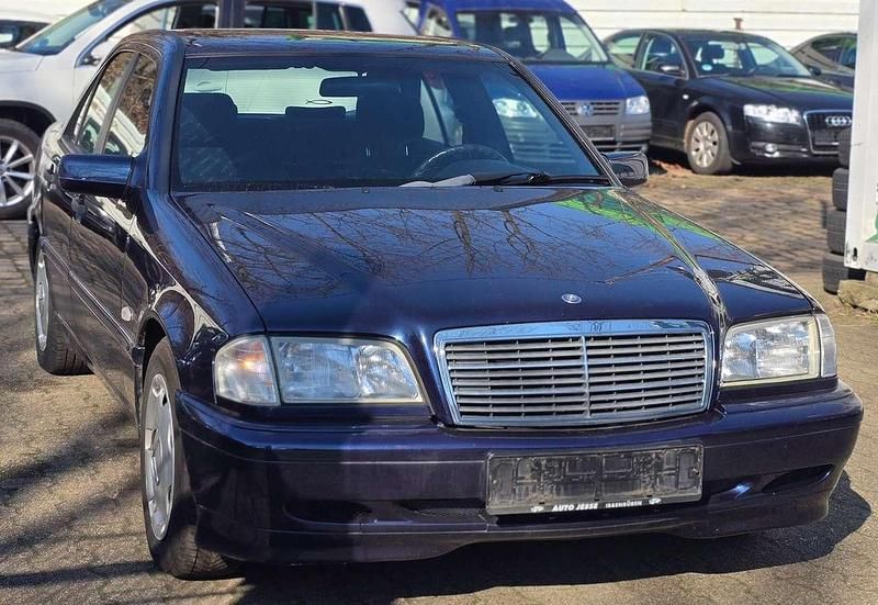Gebraucht Mercedes C180 122 PS (89 kW) 1998 Blau Limousine