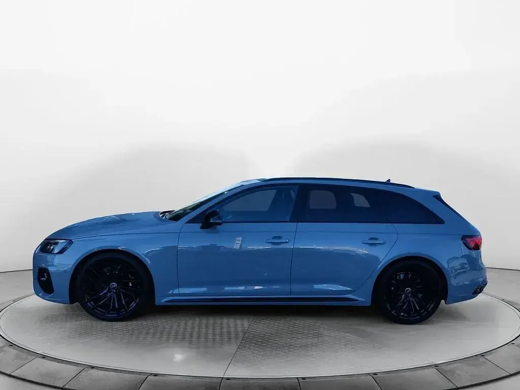 Gebraucht Audi RS4 Ambiente 451 PS (331 kW) 2024 Nardograu Kombi