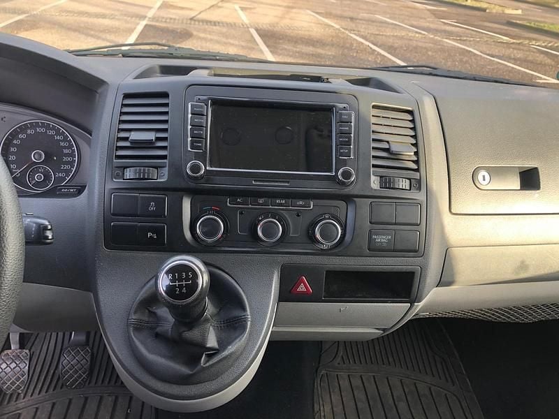 Gebraucht VW T5 102 PS (75 kW) 2011 Violett Van