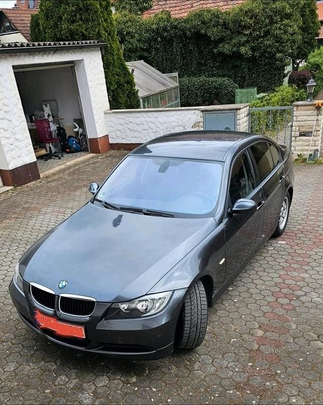 Gebraucht BMW 320 150 PS (110 kW) 2008 Grau Limousine