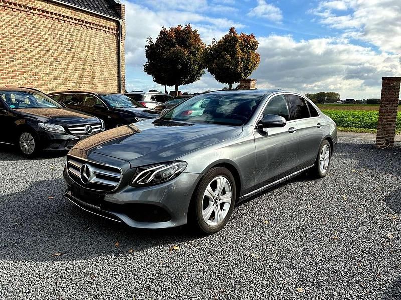 Gebraucht Mercedes E200 Avantgarde 184 PS (135 kW) 2018 Selenitgrau Limousine