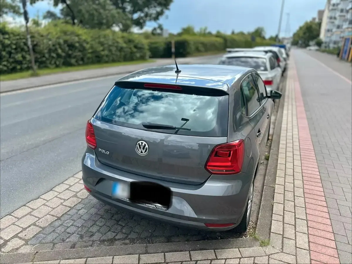 Gebraucht VW Polo 69 PS (50 kW) 2017 Grau Kleinwagen