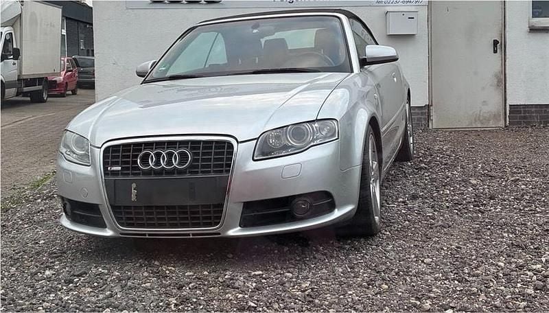 Silber Gebraucht 2009 Audi A4 Cabriolet S-Line Cabrio | 7.799 € (Teuer) - Bild 1/4