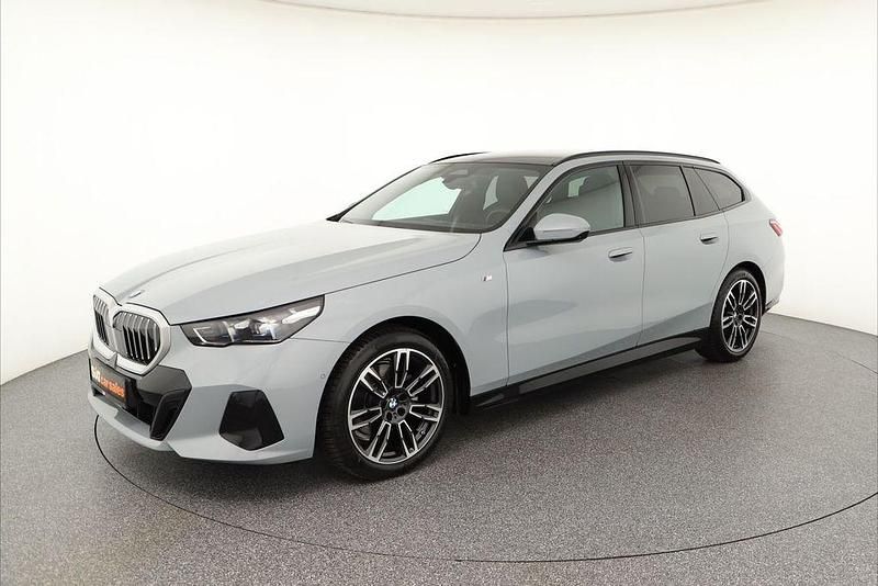 Gebraucht BMW 520 M Sport 190 PS (139 kW) 2025 Grau Limousine