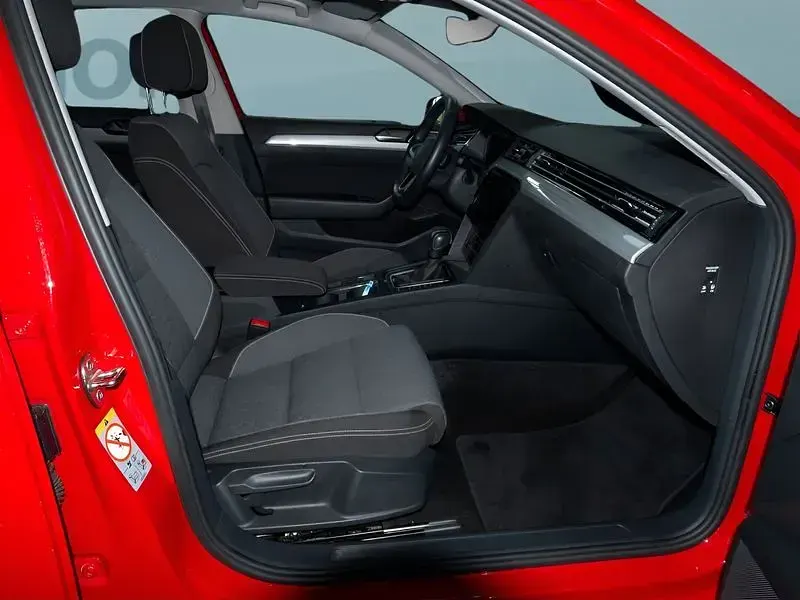 Gebraucht VW Passat 150 PS (110 kW) 2023 Rot Kombi