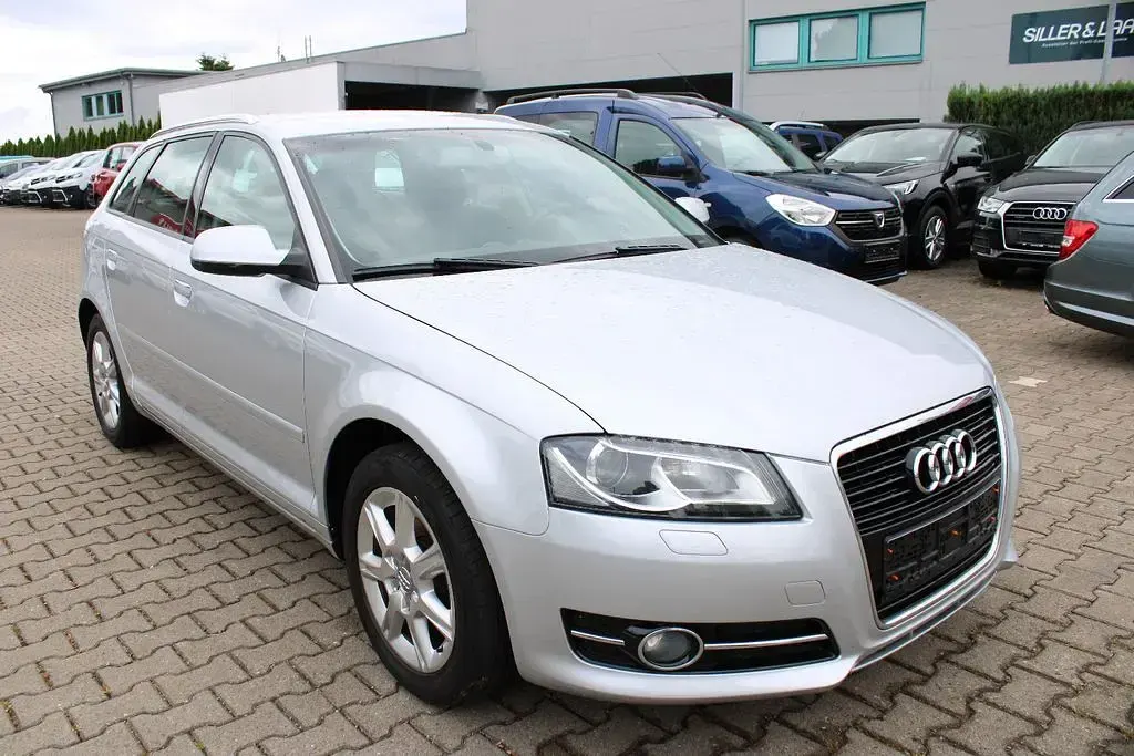 Gebraucht Audi A3 Sport 105 PS (77 kW) 2012 Silber Kleinwagen
