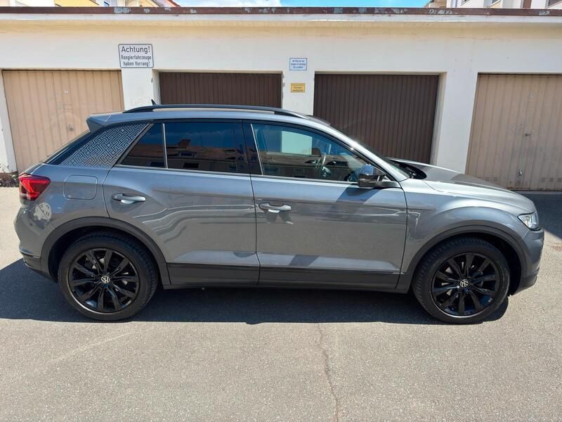Grau Gebraucht 2021 VW T-Roc Sport SUV | 19.000 € - Bild 1/4