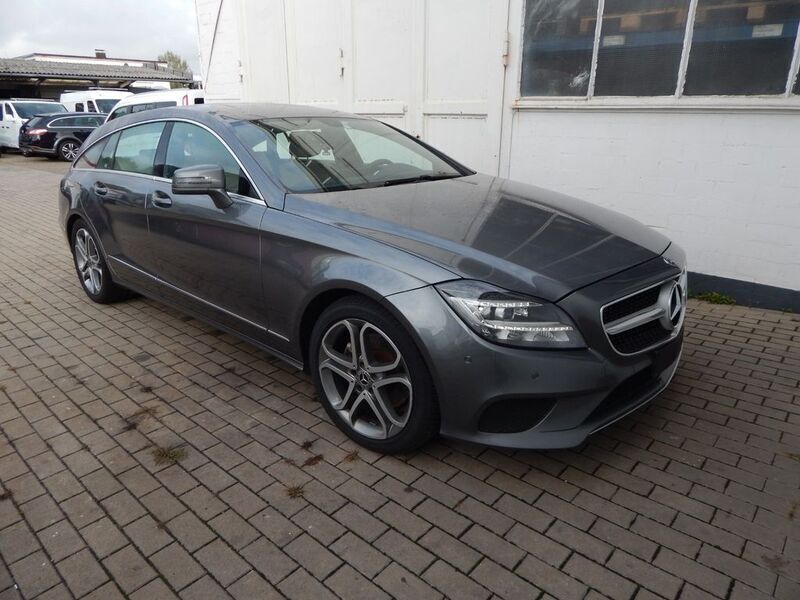 Grau Gebraucht 2017 Mercedes CLS220 Shooting Brake Kombi | 14.950 € - Bild 1/4