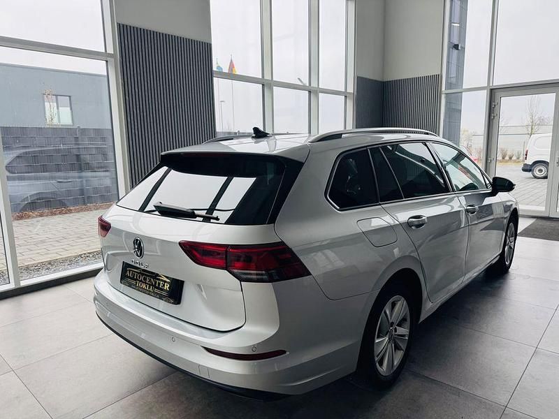 Gebraucht VW Golf VIII Life 150 PS (110 kW) 2024 Reflexsilber Kombi