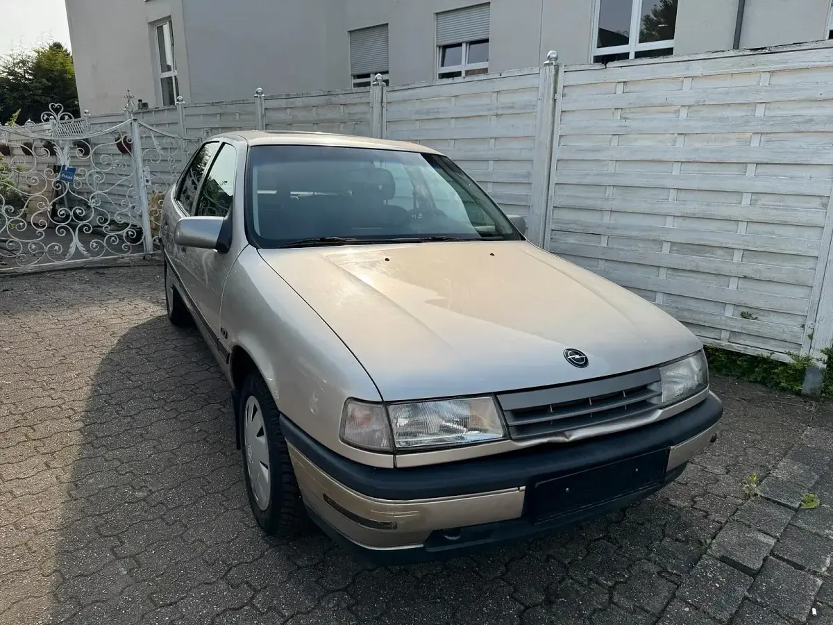 Gebraucht Opel Vectra 116 PS (85 kW) 1991 Gold Kleinwagen