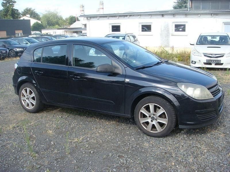 Gebraucht Opel Astra Edition 105 PS (77 kW) 2005 Schwarz Limousine