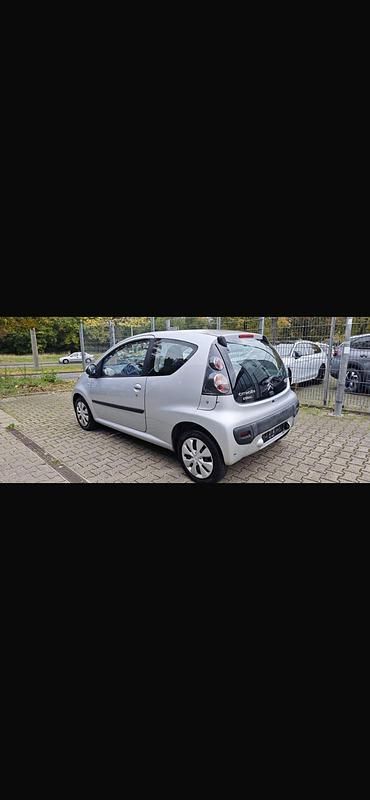 Silber Gebraucht 2010 Citroën C1 Kleinwagen | 1.900 € (Guter Preis) - Bild 1/4