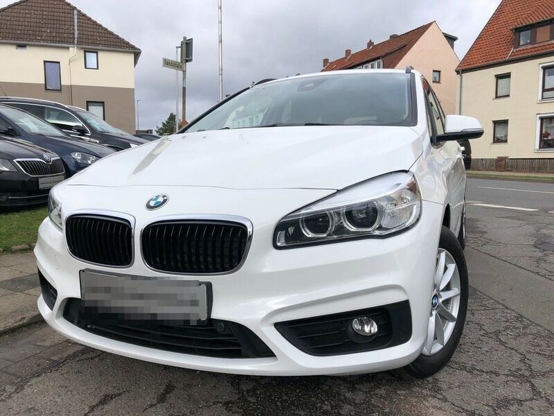 Weiß Gebraucht 2015 BMW 214 Gran Tourer Van / Kleinbus | 9.499 € - Bild 1/4