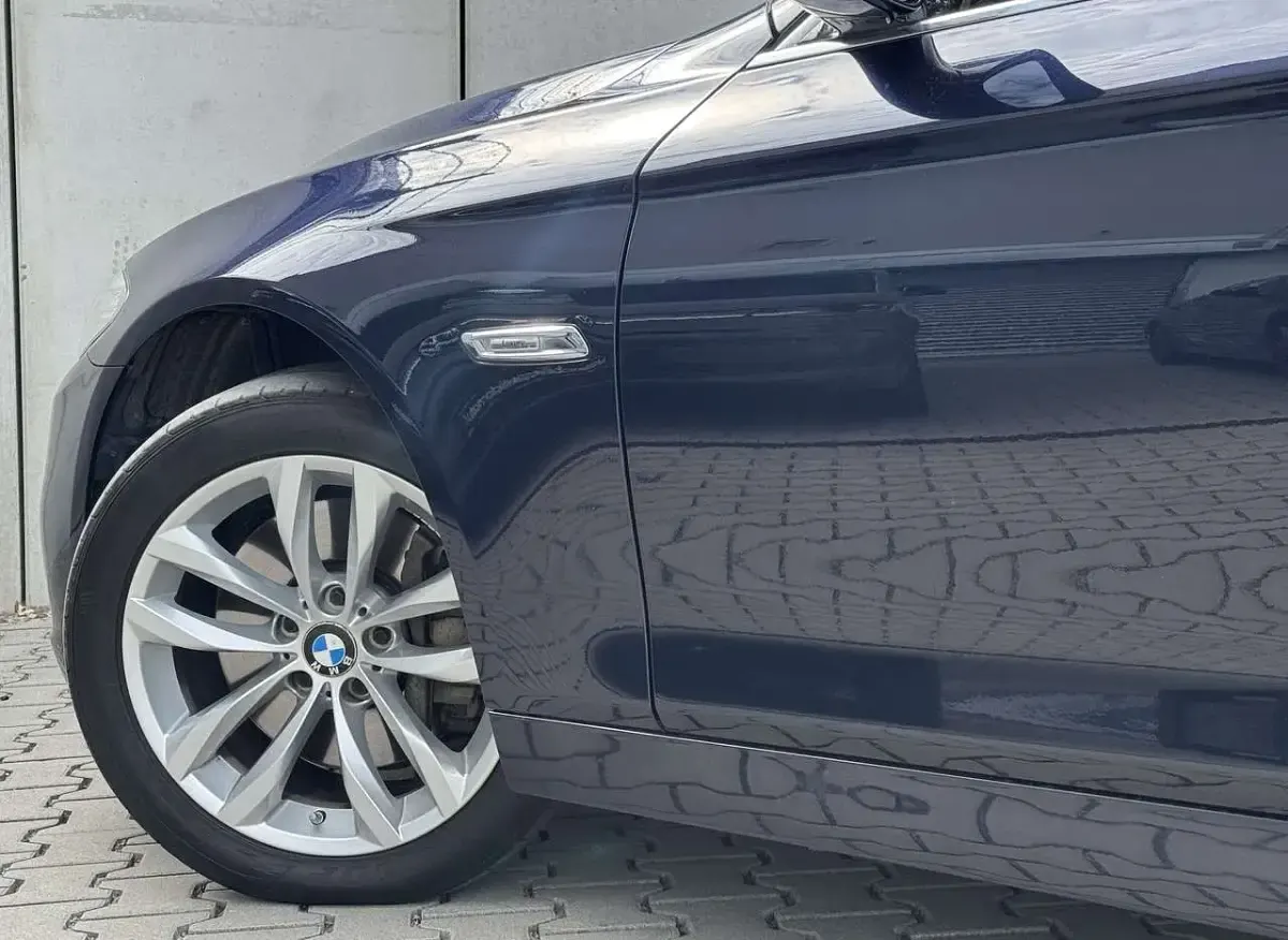 Gebraucht BMW 530 Sport Line 258 PS (189 kW) 2014 Blau Kombi