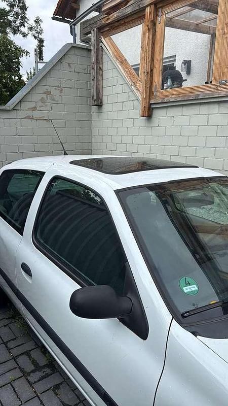 Grau Gebraucht 2003 Renault Clio II Authentique Limousine | 1.500 € (Guter Preis) - Bild 1/4