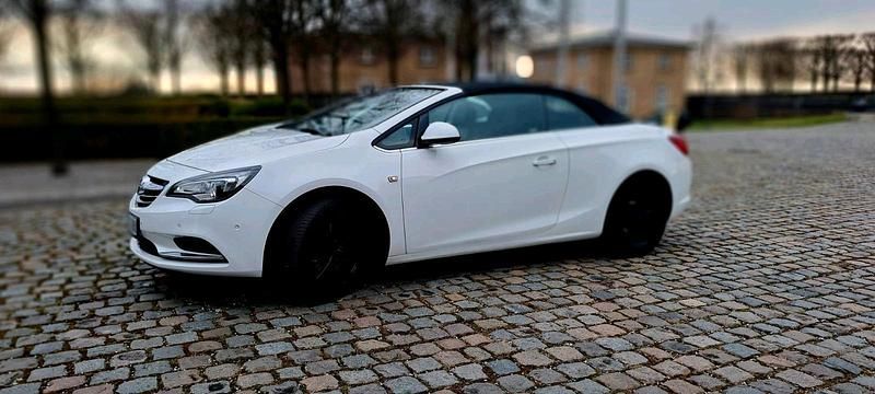 Weiß Gebraucht 2017 Opel Cascada Cabrio | 13.700 € (Fairer Preis) - Bild 1/4
