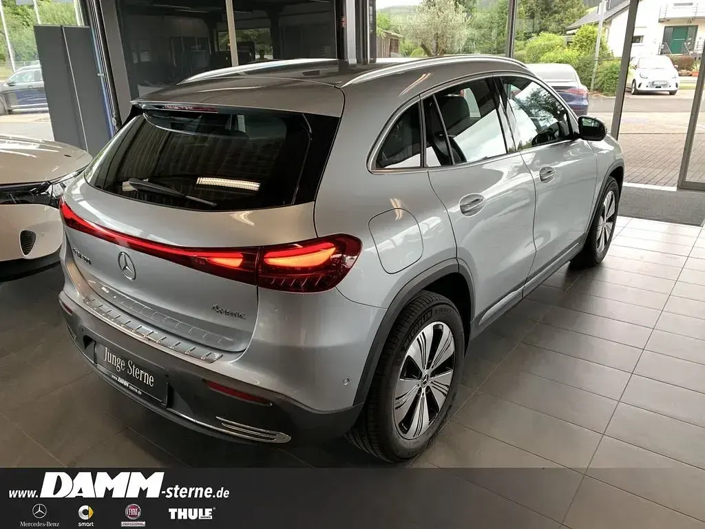 Gebraucht Mercedes EQA300 Progressive 167 kW (228 PS) 2025 Hightechsilber SUV