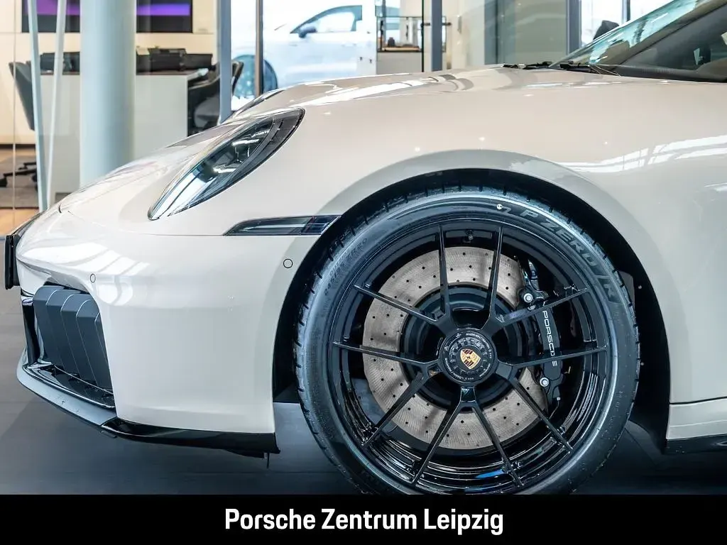 Gebraucht Porsche 992 541 PS (397 kW) 2026 Beige Coupé