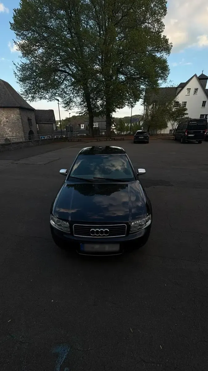 Gebraucht Audi A4 131 PS (96 kW) 2002 Blau Limousine
