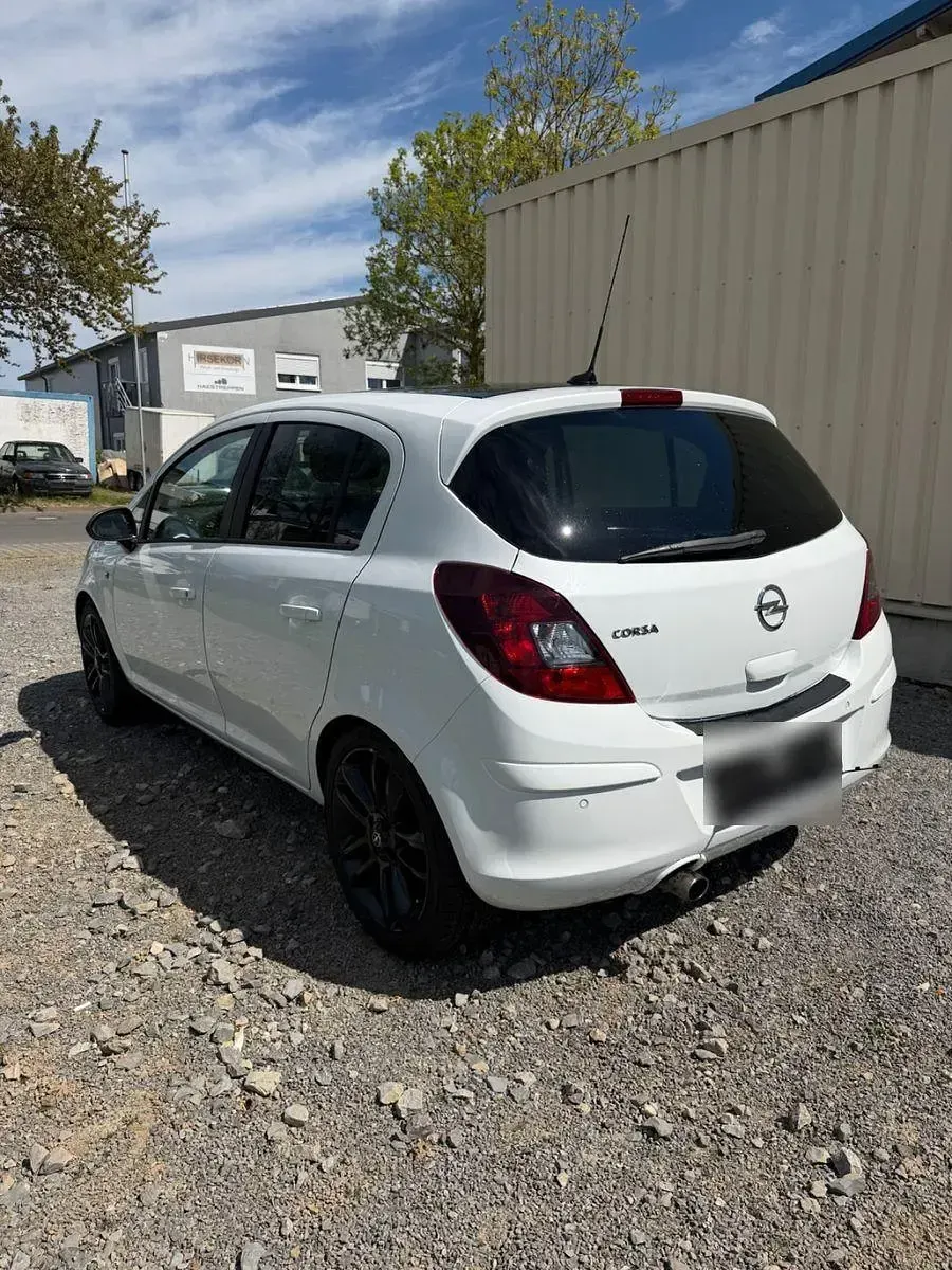Second-hand Opel Corsa 101 CP (74 kW) 2013 Alb Hatchback