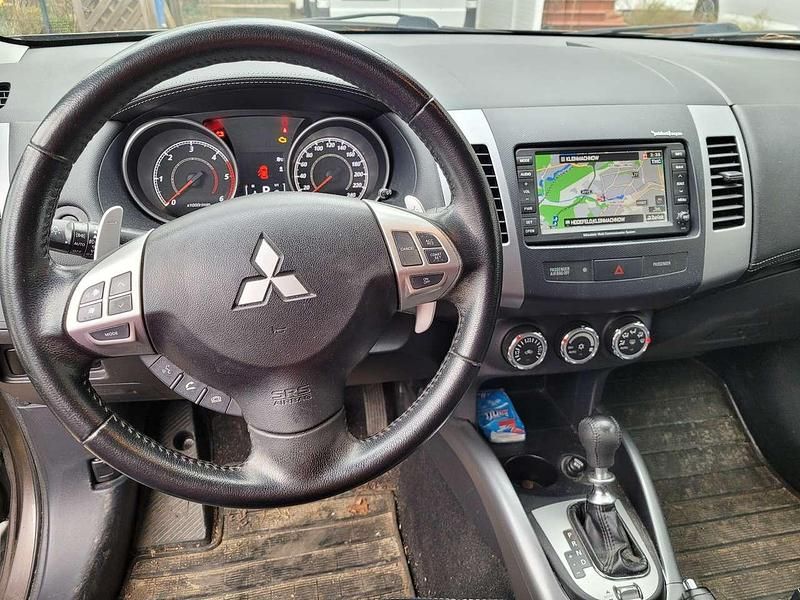 Gebraucht Mitsubishi Outlander Intense 156 PS (114 kW) 2012 Braun SUV