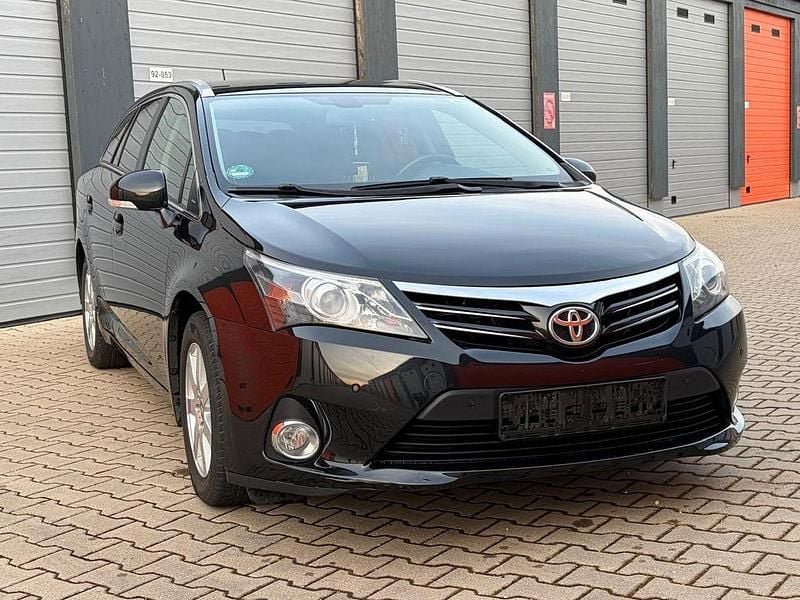 Schwarz Gebraucht 2013 Toyota Avensis Edition Kombi | 7.490 € (Fairer Preis) - Bild 1/4