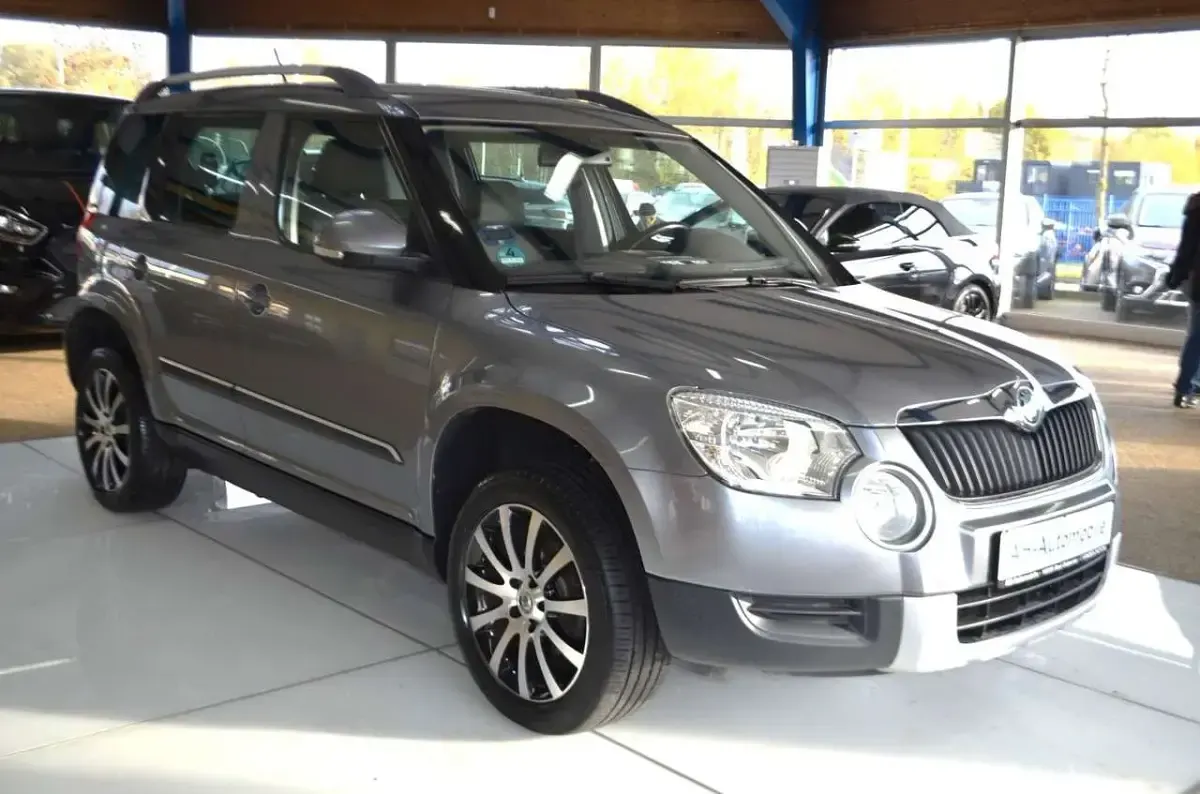 Gebraucht Skoda Yeti Ambition 105 PS (77 kW) 2013 Grau SUV