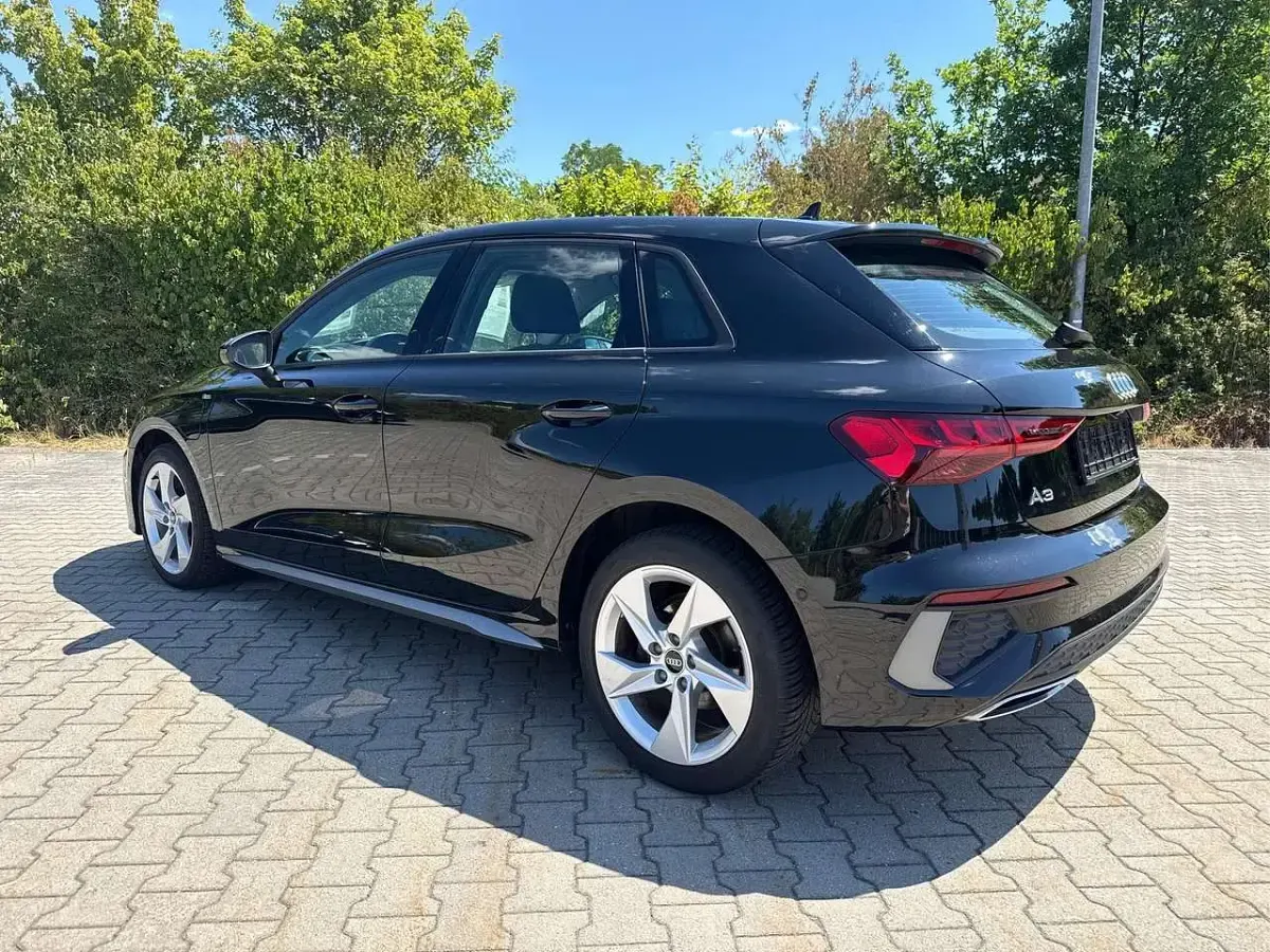 Gebraucht Audi A3 S-Line 150 PS (110 kW) 2022 Mythosschwarz metallic Limousine