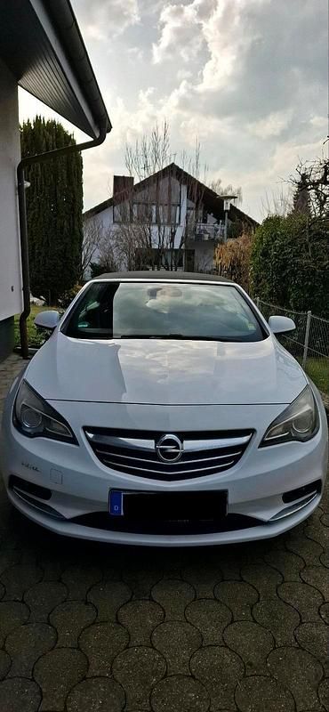 Gebraucht Opel Cascada Edition 140 PS (102 kW) 2013 Weiß Cabrio
