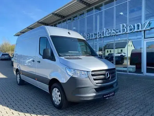 Gebraucht Mercedes Sprinter 170 PS (125 kW) 2023 Silber Van