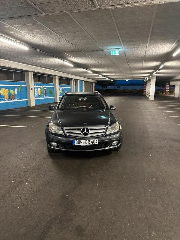 Grau Gebraucht 2010 Mercedes C250 Kombi | 3.000 € (Superpreis) - Bild 1/4