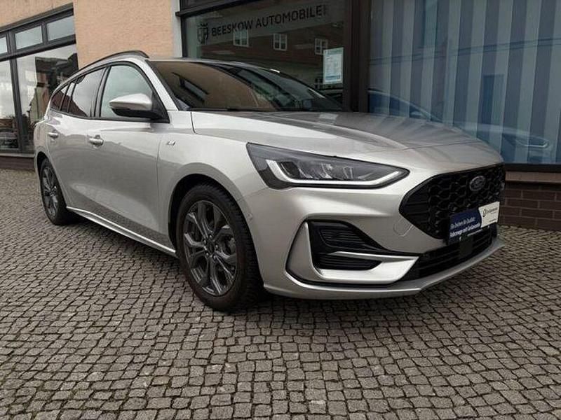Gebraucht Ford Focus ST-Line X 155 PS (114 kW) 2024 Silber Limousine