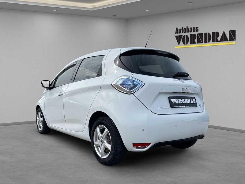 Gebraucht Renault Zoe Life 67 kW (92 PS) 2017 Arktis weiß Kleinwagen