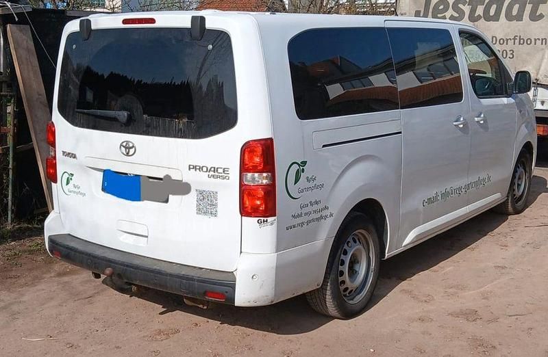 Gebraucht Toyota Proace Team 177 PS (130 kW) 2022 Weiß Van / Kleinbus